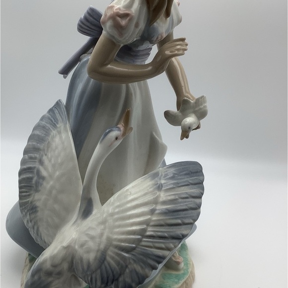 Cascades Spain 14” Porcelain Figurine Girl  with Geese - Picture 8 of 13